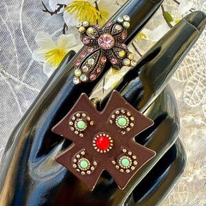 Set 2 Gothic Cross 90’s Costume Rings